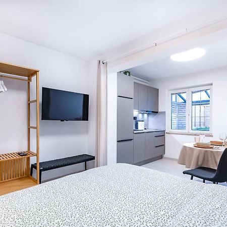 Isolana Apartment Ізола Екстер'єр фото