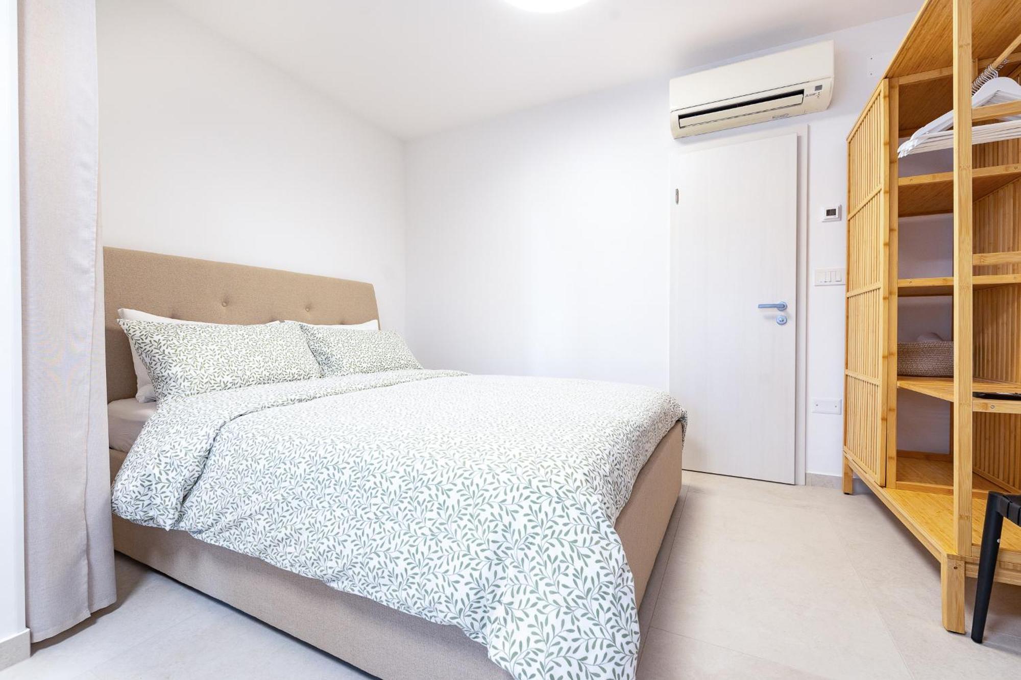 Isolana Apartment Ізола Екстер'єр фото