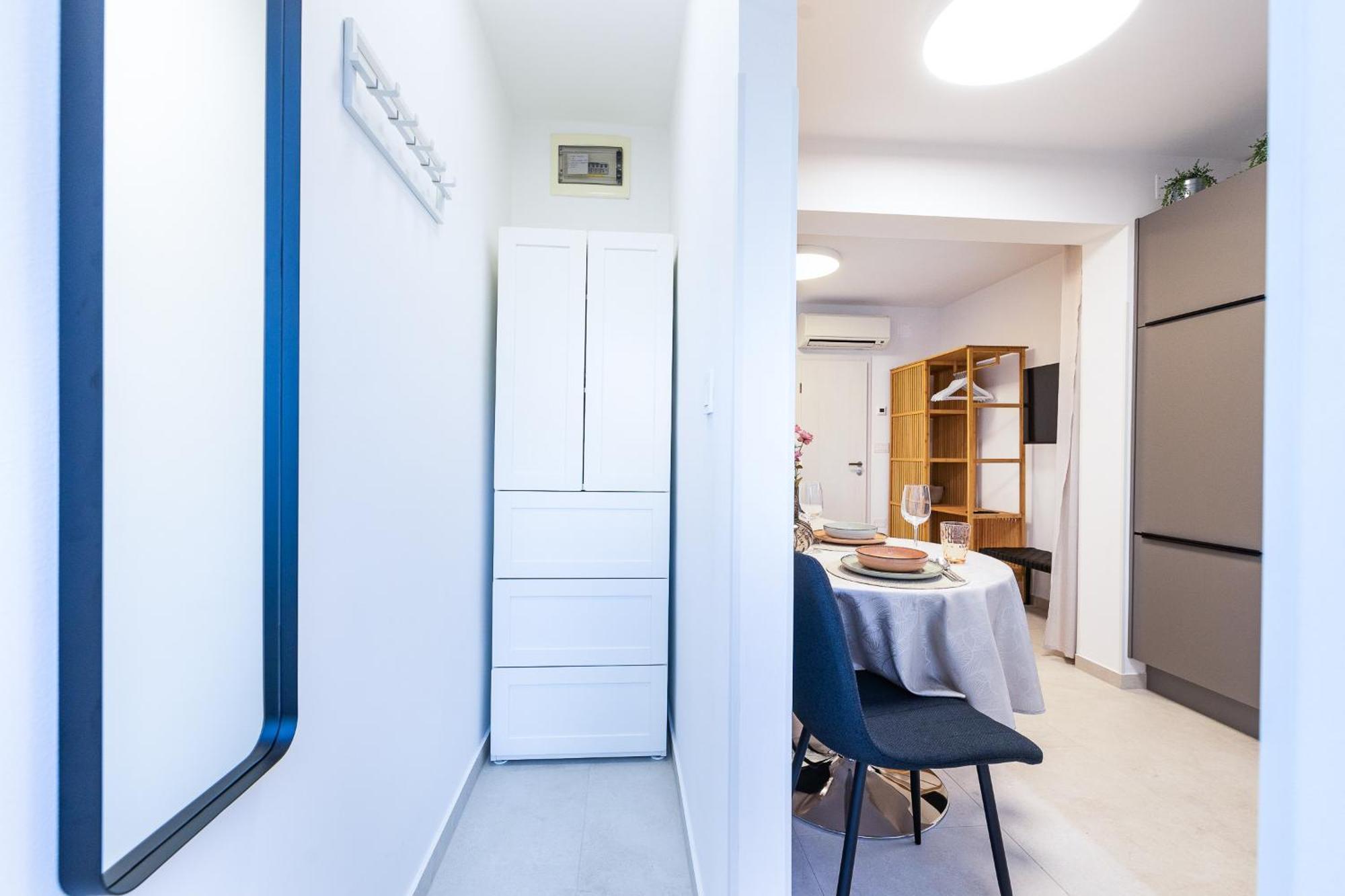 Isolana Apartment Ізола Екстер'єр фото