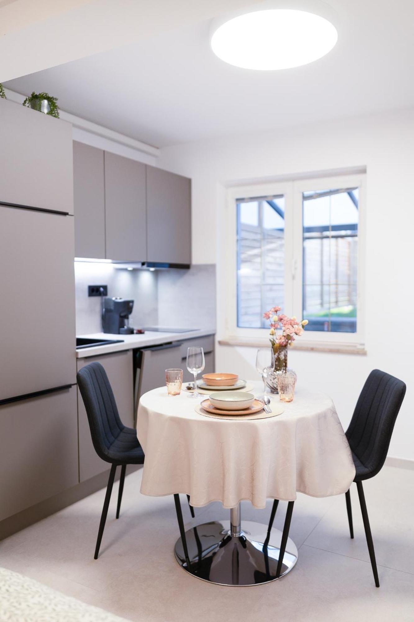 Isolana Apartment Ізола Екстер'єр фото